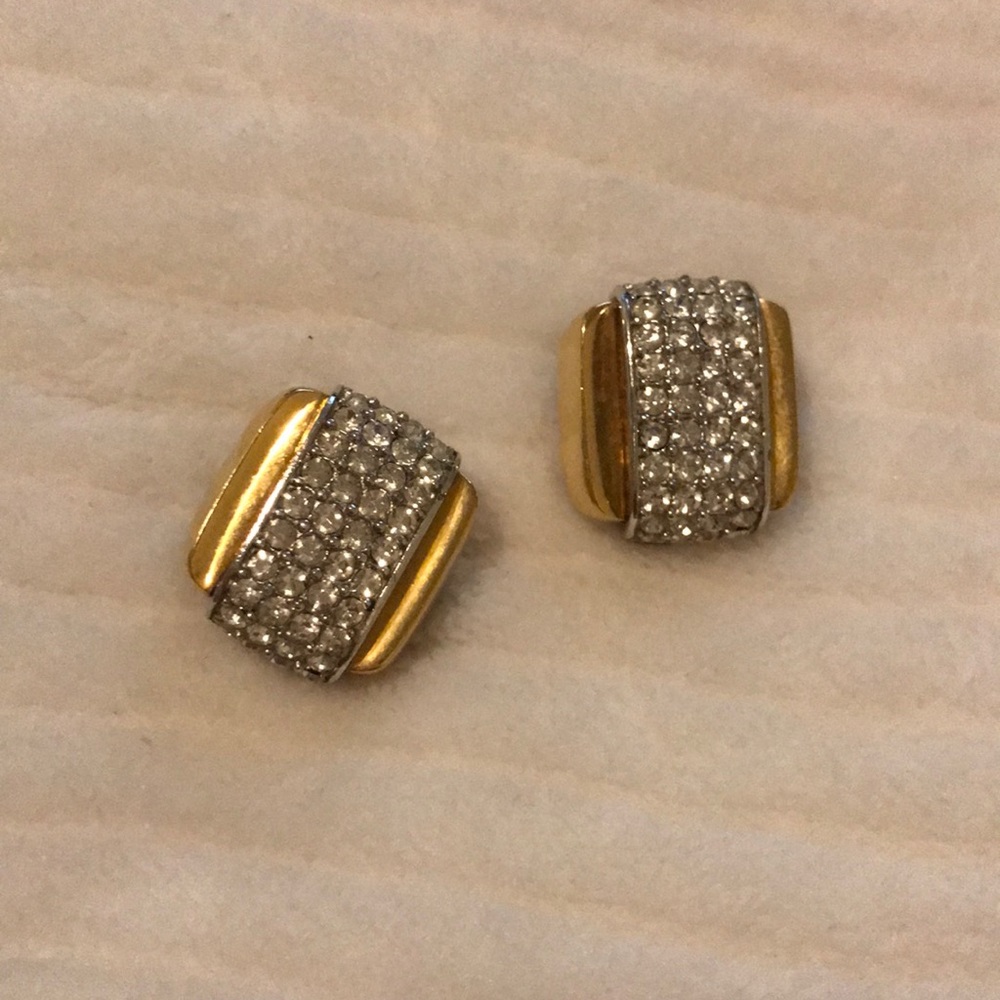 Givenchy Vintage clip on